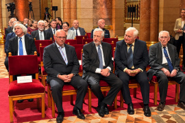 A Magyar Érdemrend parancsnoki keresztje polgári tagozat kitüntetést kapta 
Báldi András ökológus